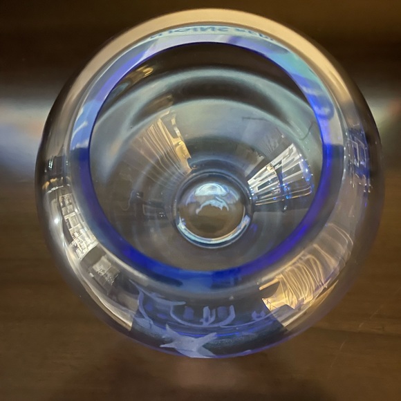 Tiffin Glass | Optic Copen Blue Vase | Deer Sand Carving - Picture 4 of 4